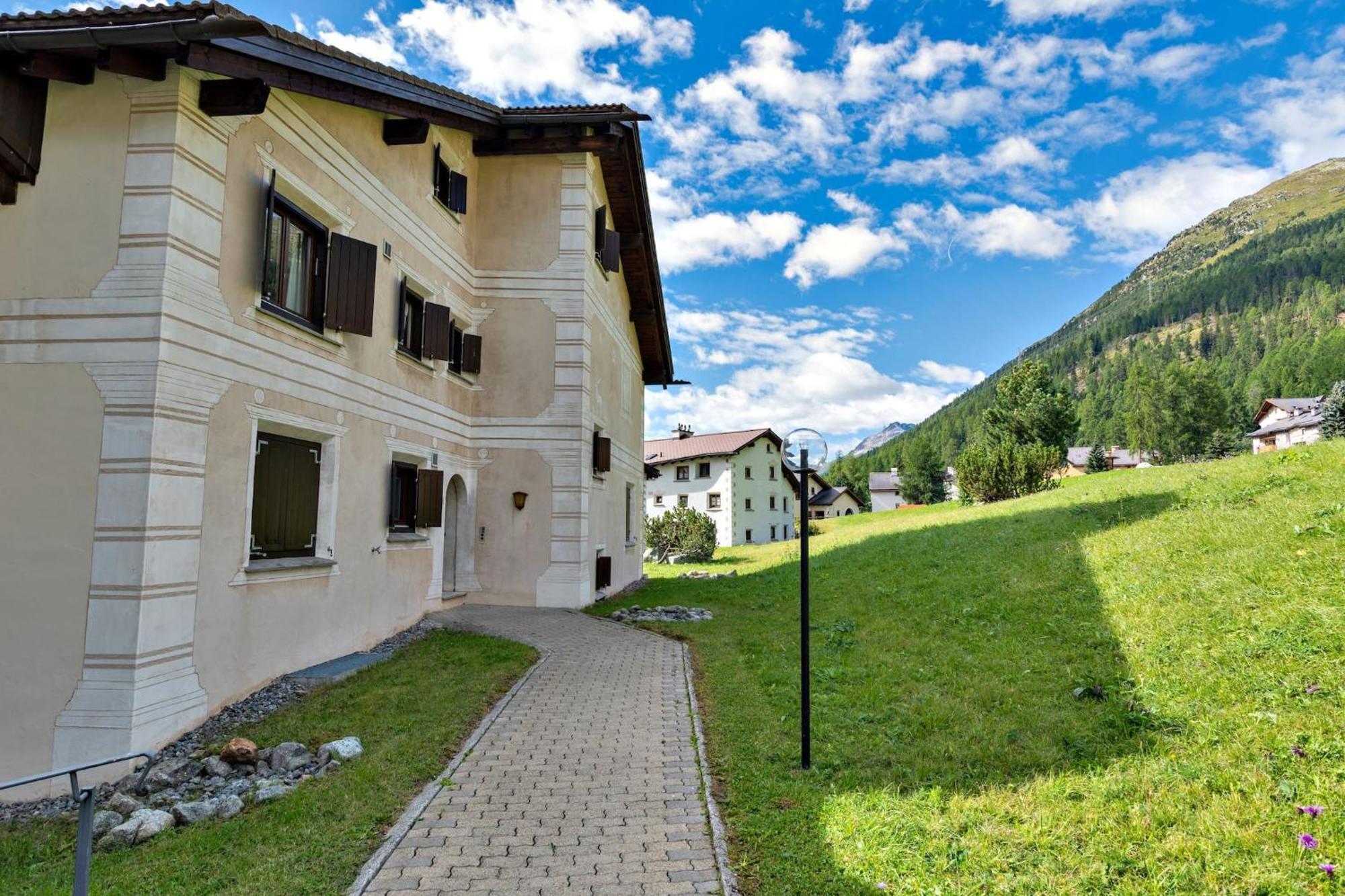 Chesa Panorama B - La Punt Appartement Buitenkant foto