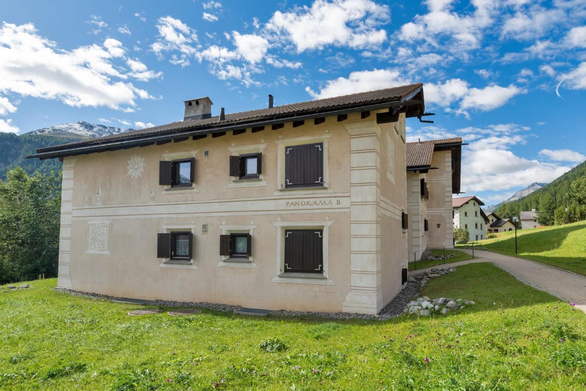 Chesa Panorama B - La Punt Appartement Buitenkant foto